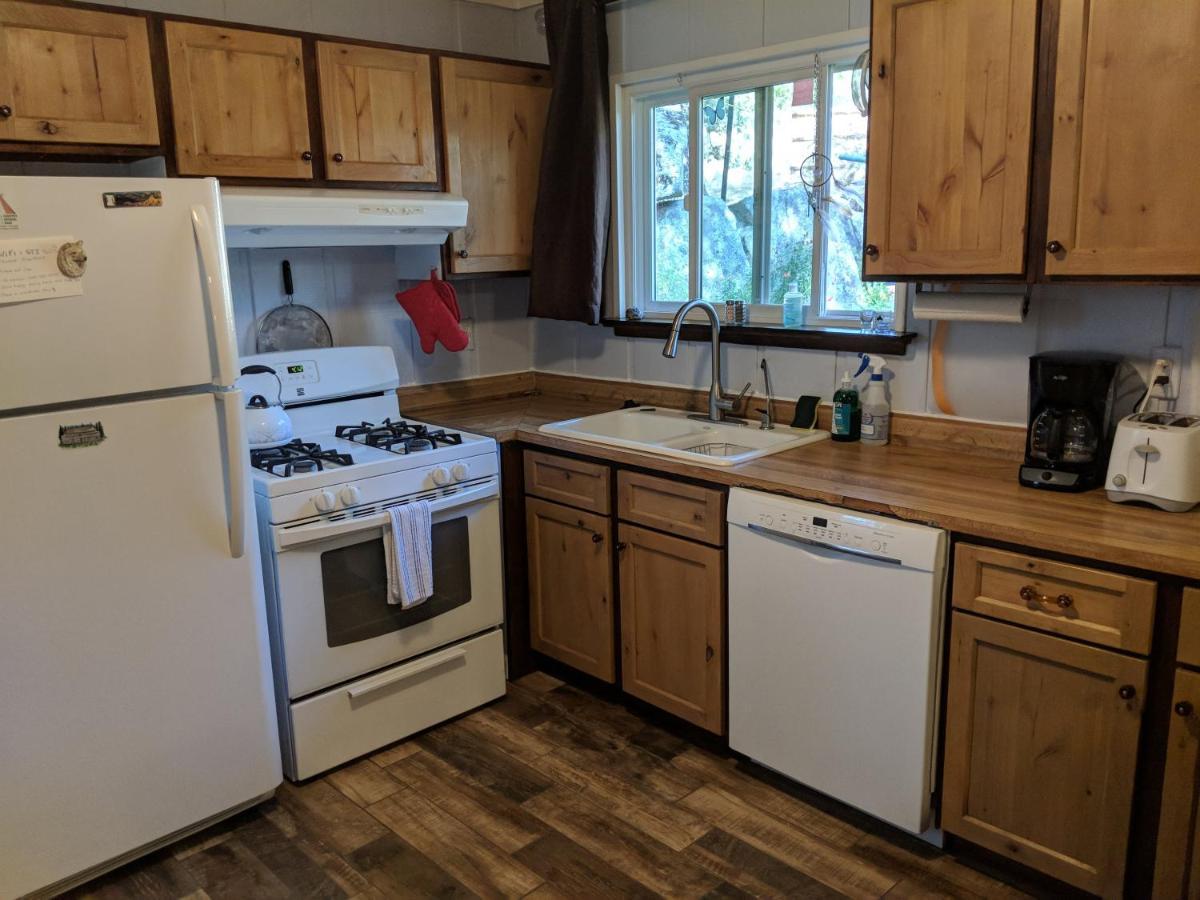 Sleeping Wolf Guest House 奥克赫斯特 外观 照片